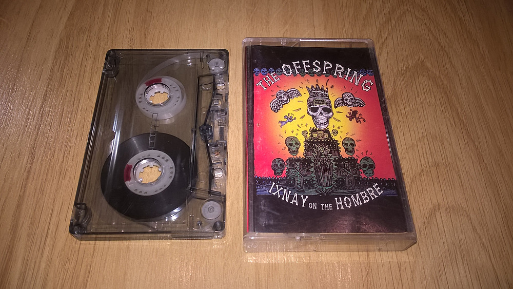 Коллекционные аудиокассеты киша. Оригинальные кассеты. Оригинальные кассеты. Оригинальные кассеты. Offspring 1997 ixnay.