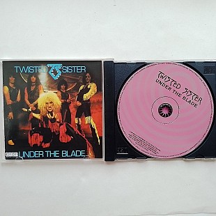 Twisted Sister Under the blade