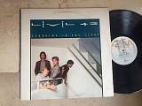Level 42 ‎– Standing In The Light (USA ) LP