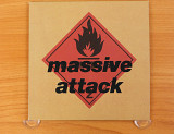 Massive Attack – Blue Lines (Япония, Virgin)