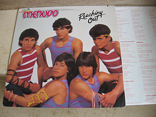 Menudo ‎– Reaching Out (USA) LP