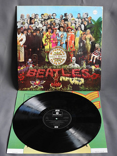 The Beatles Sgt. Pepper's Lonely Hearts Club Band‎ пластинка UK 1967 re1984
