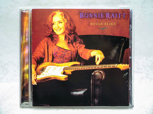 CD диск Bonnie Raitt - Souls Alike