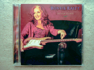 CD диск Bonnie Raitt - Souls Alike