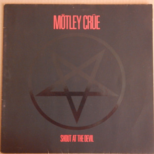 Motley Crue – Shout At The Devil (Elektra – 96-0289-1, Germany) NM-/EX+