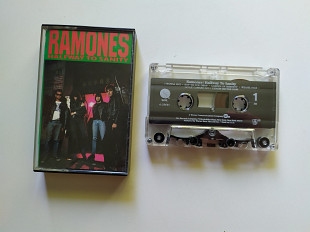 Ramones Halfway To Sanity касета США кассета sex pistols exploited