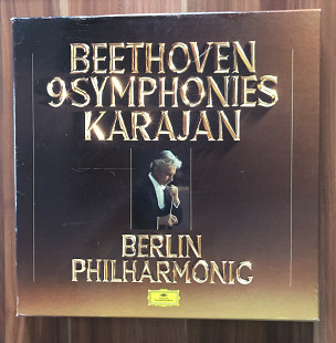 Beethoven 9 Symphonies Karajan ( 8 LP )1977. NM / EX+