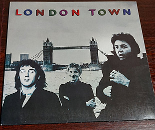 Wings (2) – London Town