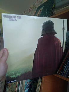 Wishbone Ash – Argus (3-й альбом вышел в 1972), MCA Records – 787, Canada (NM/NM) - 800