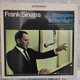 FRAN SINATRA ''STRANGERS IN THE NIGHT'' LP