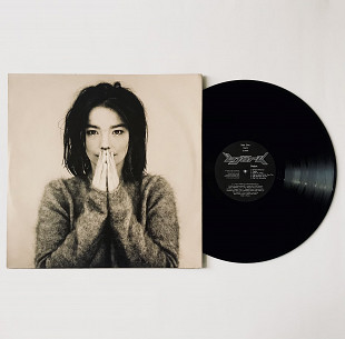 Björk – Debut, 1993 (1st UK pressing)