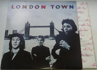 WINGS London Town LP