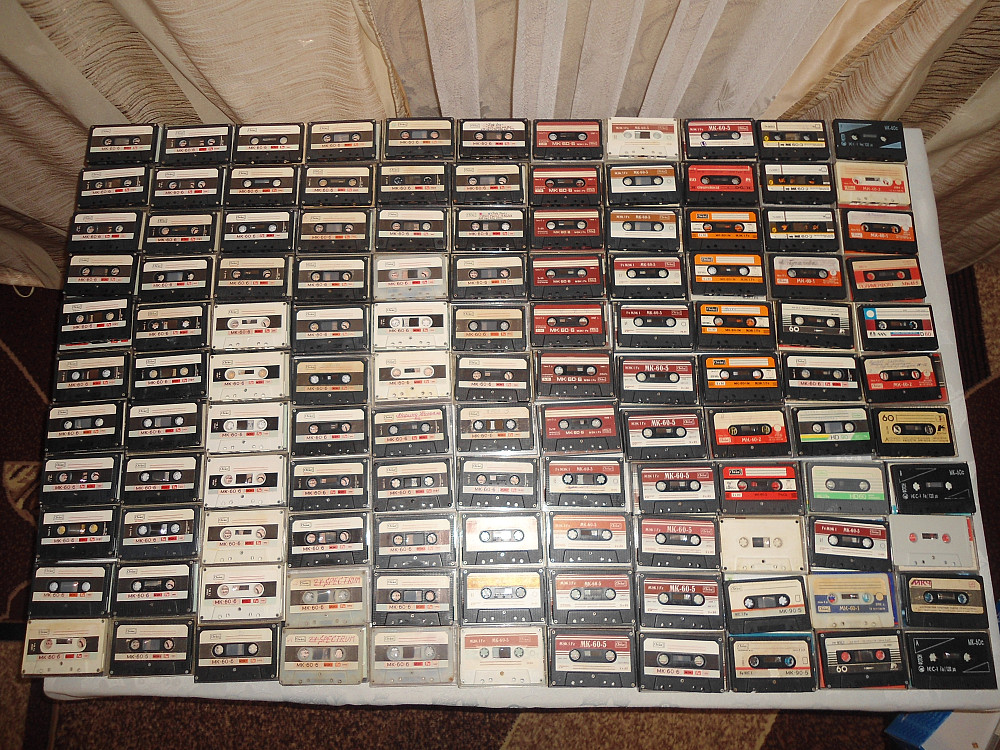 Ел кассет. Коллекция кассет МК-60. Коллекция компакт кассет. Советские магнитофонные кассеты. Izumi бокс для коллекционирования аудиокассеты.