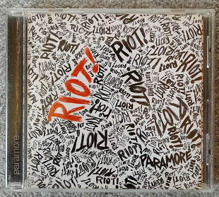 PARAMORE "RIOT!". Диск фирменный. 120гр.