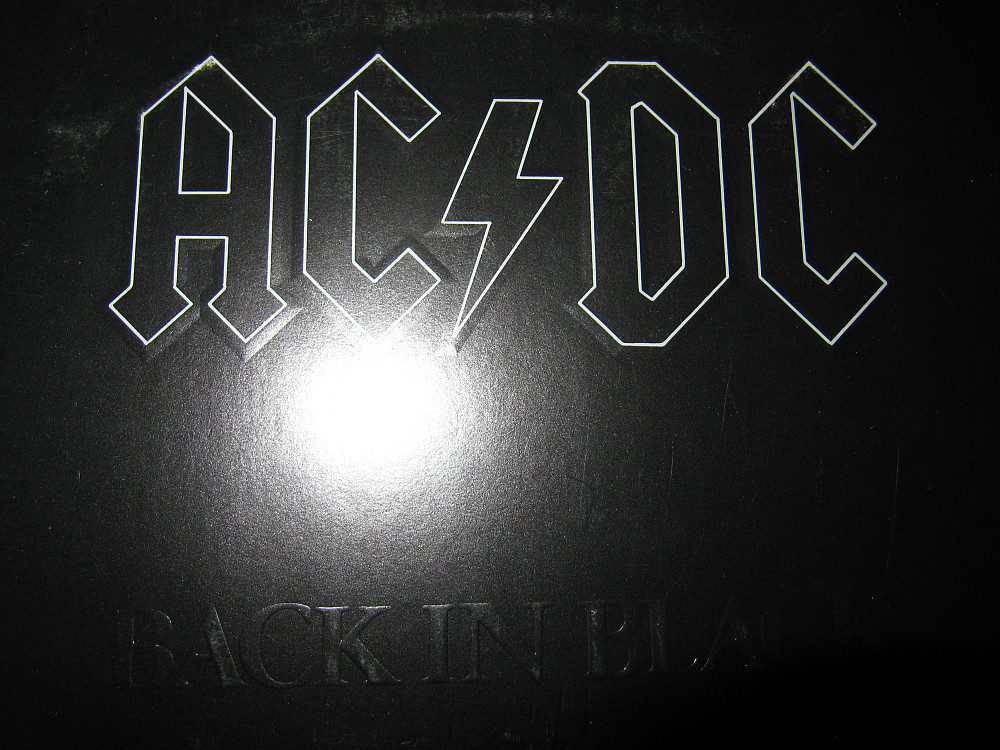 КУЛЬТОВЫЙ Виниловый Альбом AC/DC -Back In Black- 1980 (ОРИГИНАЛ) .