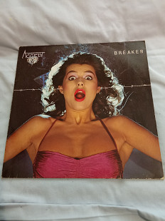 Accept/breaker/ 1981