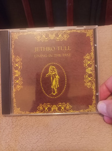 Jethro Tull – Living In The Past