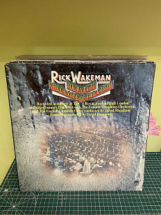 Rick Wakeman – Journey To The Centre Of The Earth (3-й альбом, 1974), A&M Records – 87 745, Nether