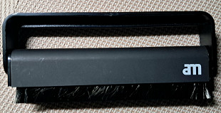 Антистатична щітка для вінілу. The original anti-static carbon fiber record cleaning brush.