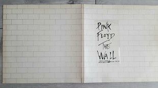 PINK FLOYD THE WALL 2 LP ( HARVEST 2C168-1634110 A1/B1 - 2C1681634111 A1/B1 ) G/F with Sticker