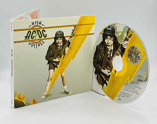 AC/DC – High Voltage (1979, U.S.A.)