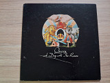 Queen = クイーン* – A Day At The Races\Elektra – P-10300E\LP\Japan\VG+\NM