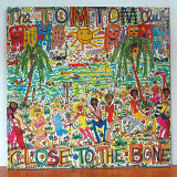 Tom Tom Club – Close To The Bone