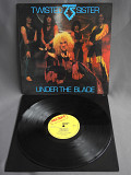 Twisted Sister Under The Blade LP UK 1982 Британия пластинка Ex 1st press