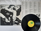 SCORPIONS LOVE AT FIRST STING ( HARVEST 32184-4 ) 1984 EEC