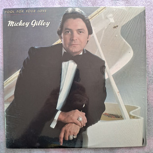 Mickey Gilley – Fool For Your Love\Epic – FE 38583 \Canada\1983\NM\NM