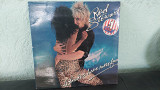 Rod Stewart – Blondes Have More Fun