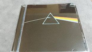Pink Floyd -The Dark Side Of The Moon. новый заводской cd c буклетом