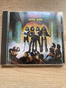 Kiss - Love Gun