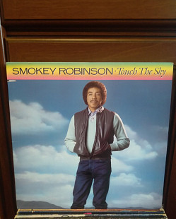Smokey Robinson – Touch The Sky (11-й альбом), 1983, 6030TL, USА (NM/ЕХ+, вставка есть) - 200