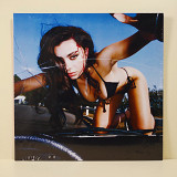 Charli XCX – Crash