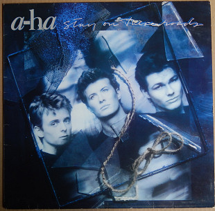 A-ha – Stay On These Roads (Warner Bros. Records – 925 733-1, Germany) inner sleeve NM-/EX+