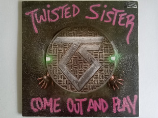 Twisted Sister "Come Out And Play" 1985 г. (Made in Germany, Nm)