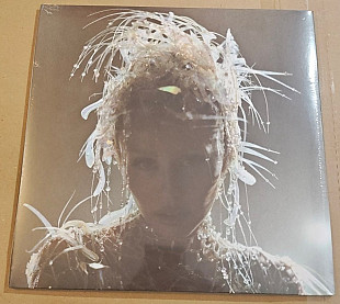 Miley Cyrus – Something Beautiful (Black Vinyl)
