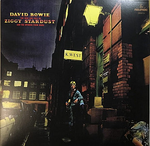 David Bowie – The Rise And Fall Of Ziggy Stardust And The Spiders From Mars.