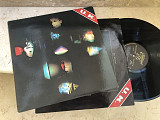 Allan Holdsworth + Bill Bruford + Eddie Jobson + John Wetton, + Terry Bozzio = UK ( USA ) LP