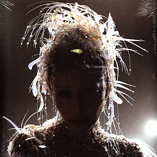 Miley Cyrus – Something Beautiful