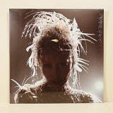 Miley Cyrus – Something Beautiful