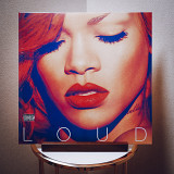 Rihanna – Loud