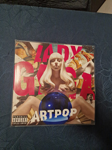 Продається альбом виконавиці Lady Gaga Artpop 2019 року видання