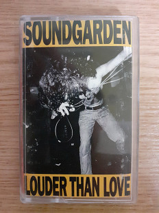 Аудиокассета фирменная Soundgarden ‎– Louder Than Love