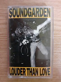 Аудиокассета фирменная Soundgarden ‎– Louder Than Love