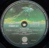 Nazareth – No Mean City
