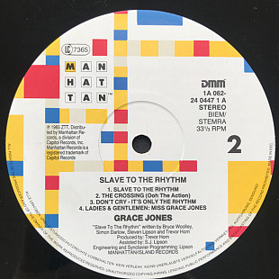 Grace Jones – Slave To The Rhythm