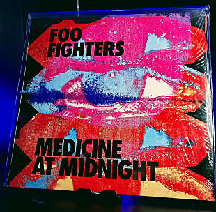 Foo Fighters – Medicine At Midnight