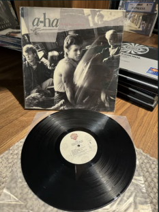 A-Ha Hounting High and Low Lp